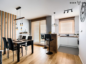 Przytulne mieszkanie w męskim wydaniu - Średnia szara jadalnia w salonie w kuchni, styl skandynawski - zdjęcie od Deer Design