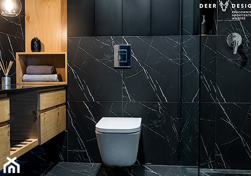 Postaw na czerń - Mała bez okna z marmurową podłogą łazienka, styl minimalistyczny - zdjęcie od Deer Design
