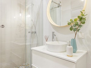 Dawka pozytywnej energii - Mała bez okna z lustrem łazienka, styl skandynawski - zdjęcie od Deer Design