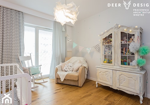 Na Saskiej Kępie w stylu loftowym - Średni szary pokój dziecka dla niemowlaka dla chłopca dla dziewczynki, styl skandynawski - zdjęcie od Deer Design