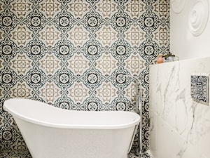 Romantycznie z Kolorem - Średnia bez okna łazienka, styl skandynawski - zdjęcie od Deer Design