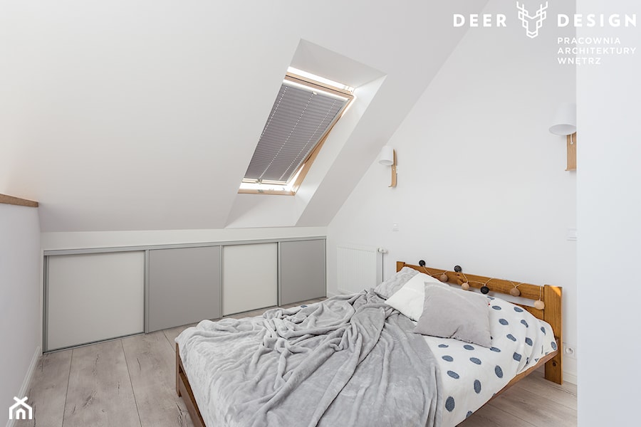 Dwupoziomowe mieszkanie w stylu skandynawskim - Sypialnia, styl skandynawski - zdjęcie od Deer Design