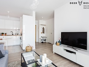 Bazując na bieli - Mały biały salon z kuchnią, styl nowoczesny - zdjęcie od Deer Design