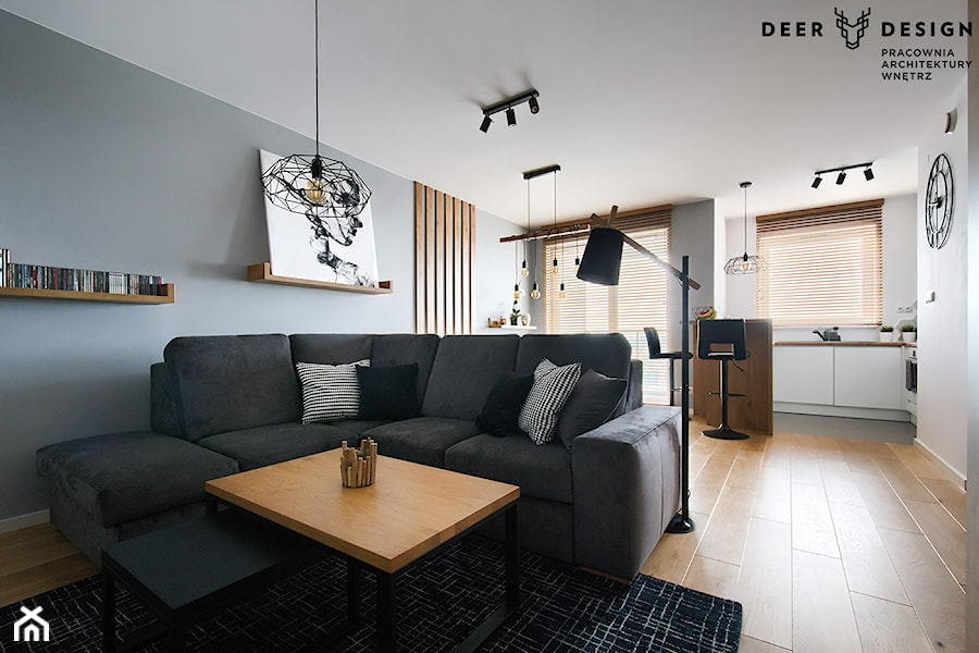 Przytulne mieszkanie w męskim wydaniu - Średni biały szary salon z kuchnią z jadalnią z tarasem / balkonem, styl skandynawski - zdjęcie od Deer Design