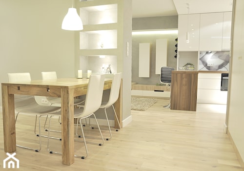 apartament Angelwings Wrocław - Średnia beżowa jadalnia w salonie, styl nowoczesny - zdjęcie od WOLAKDESIGN