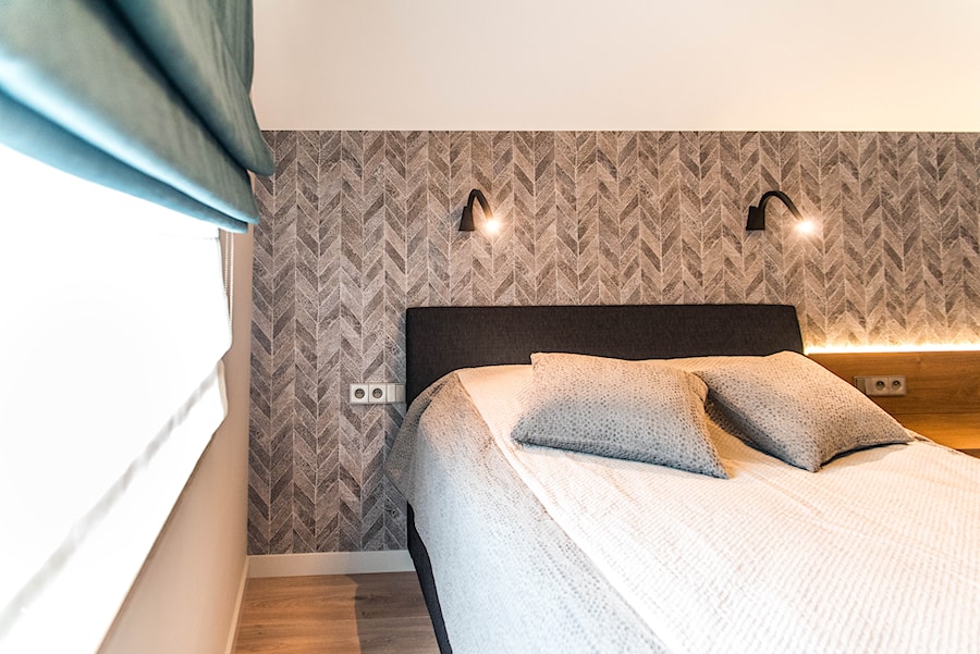 Dom Jednorodzinny, Gdynia. - Mała beżowa sypialnia, styl nowoczesny - zdjęcie od InteriorIdea