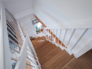 Apartament nad morzem - Schody, styl skandynawski - zdjęcie od InteriorIdea