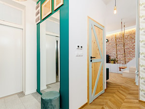 Urban Jungle - mieszkanie na wynajem krótkoterminowy - Hol / przedpokój, styl nowoczesny - zdjęcie od studio hex