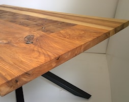 Stół do jadalni z drewnianym blatem - zdjęcie od Pracownia mebli unikatowych - Homebook