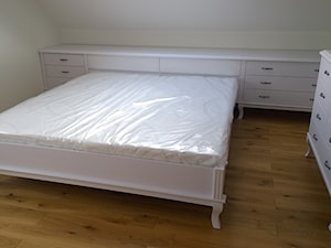 Realizacja białej sypialni 