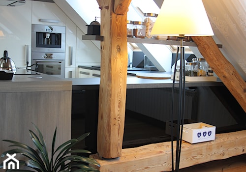 Mieszkanie na poddaszu - Kuchnia, styl nowoczesny - zdjęcie od HOSTA MEBLE
