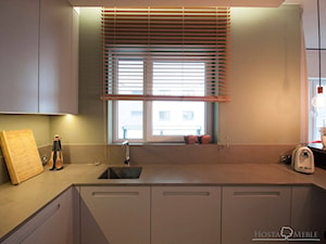 Realizacje - Kuchnia z oknem, styl nowoczesny - zdjęcie od HOSTA MEBLE