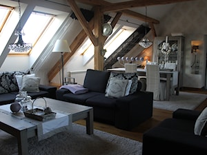 Mieszkanie na poddaszu - Średni beżowy biały salon z jadalnią, styl glamour - zdjęcie od HOSTA MEBLE