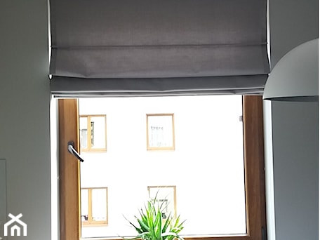 Aranżacje wnętrz - Kuchnia: Roleta rzymska montowana we wnęce okna. - Office5 - studio dekoracji okien. Przeglądaj, dodawaj i zapisuj najlepsze zdjęcia, pomysły i inspiracje designerskie. W bazie mamy już prawie milion fotografii!