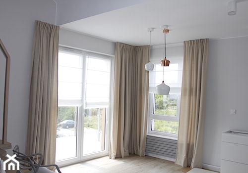 Dekoracja okien - zasłony i rolety rzymskie - zdjęcie od Office5 - studio dekoracji okien