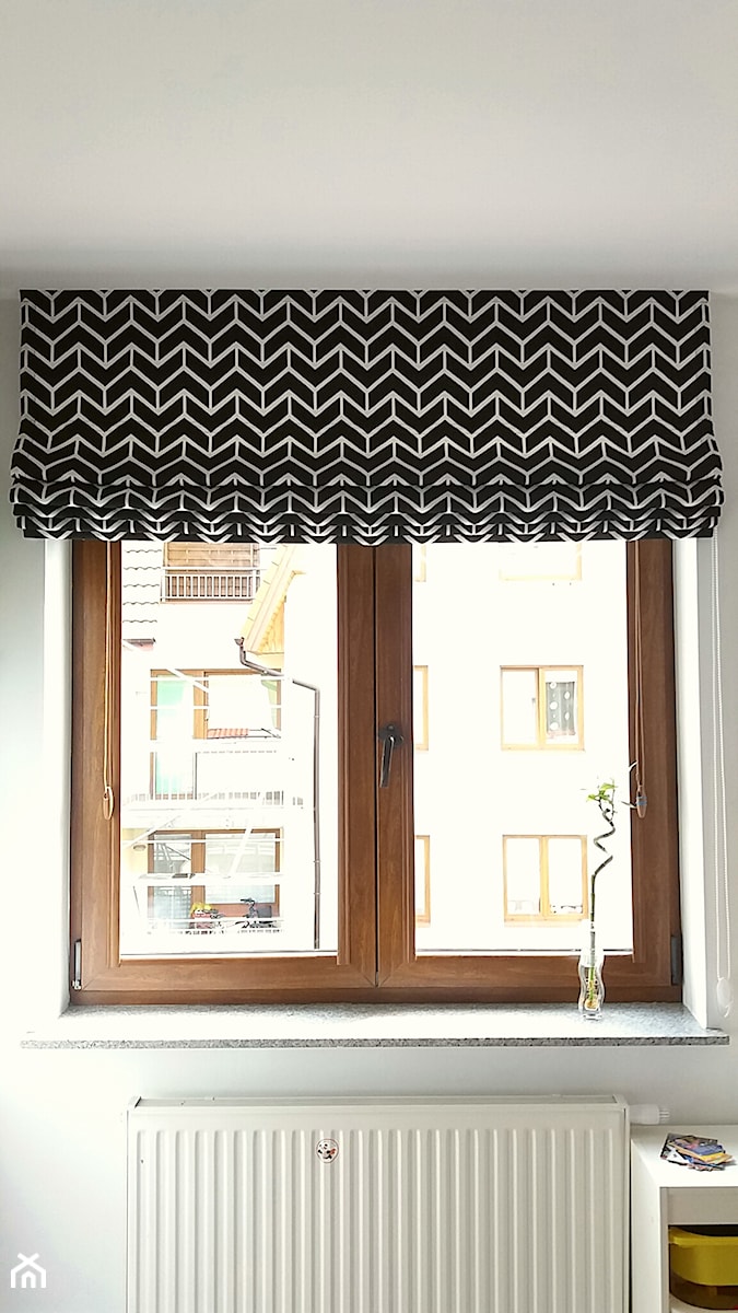 Dekoracja okna- roleta rzymska - zdjęcie od Office5 - studio dekoracji okien