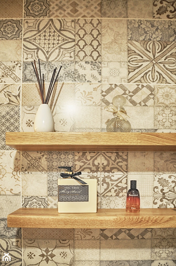 Łazienka patchworkowa - Mała bez okna łazienka, styl rustykalny - zdjęcie od rebelle.concept - Homebook