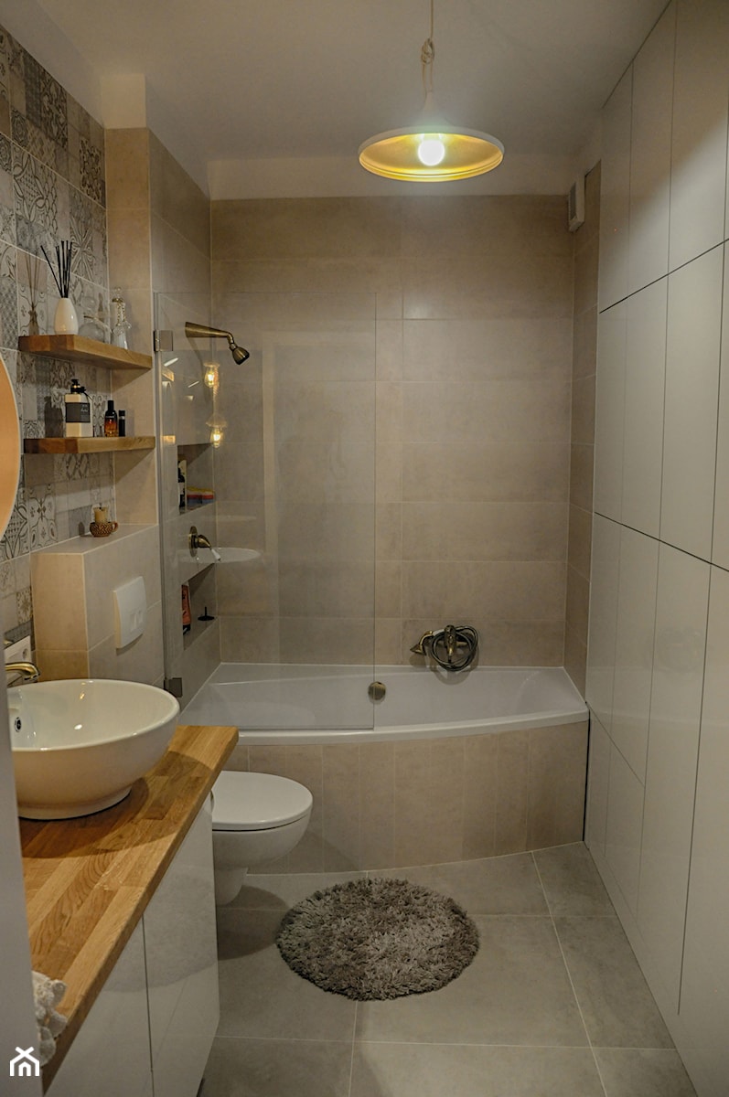 Łazienka patchworkowa - Mała bez okna łazienka, styl rustykalny - zdjęcie od rebelle.concept