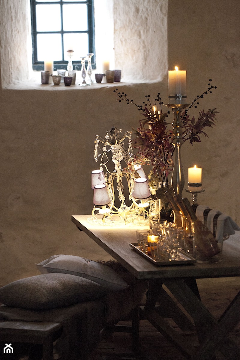 Lene - Mała szara jadalnia jako osobne pomieszczenie, styl skandynawski - zdjęcie od BelleMaison