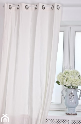 Stylowa dekoracja okna. - zdjęcie od BelleMaison - Homebook