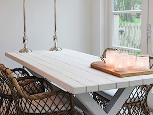 Mała biała jadalnia jako osobne pomieszczenie, styl prowansalski - zdjęcie od BelleMaison