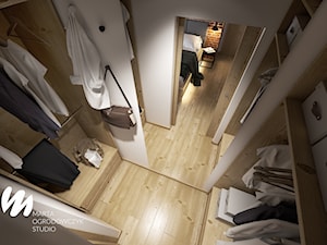 Mieszkanie z czerwoną cegłą w Łodzi - Mała otwarta garderoba przy sypialni, styl skandynawski - zdjęcie od Marta Ogrodowczyk Studio