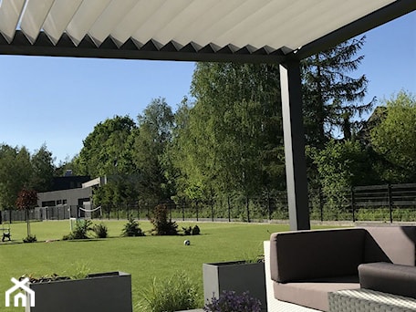 Aranżacje wnętrz - Taras: Pergola TOP PRIMA - MK Studio - Dekoracje okien Warszawa. Przeglądaj, dodawaj i zapisuj najlepsze zdjęcia, pomysły i inspiracje designerskie. W bazie mamy już prawie milion fotografii!