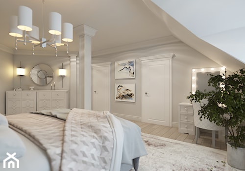 PRZESTRONNY DOM W STYLU HAMPTON - Duża szara sypialnia na poddaszu, styl glamour - zdjęcie od VIVINO Studio