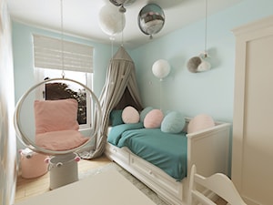 KLIMATYCZNE MIESZKANIE DLA RODZINY - Mały niebieski pokój dziecka dla dziecka dla nastolatka dla chłopca dla dziewczynki, styl skandynawski - zdjęcie od VIVINO Studio