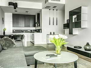 APARTAMENT Z WANNĄ PRZY OKNIE - Mały biały salon z kuchnią z jadalnią, styl nowoczesny - zdjęcie od VIVINO Studio