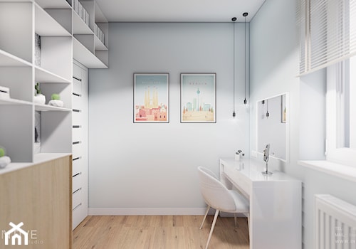 MIESZKANIE WOLA - Średnie w osobnym pomieszczeniu białe szare biuro, styl skandynawski - zdjęcie od INVENTIVE studio