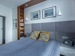 WILANÓW - realizacja - Średnia biała szara sypialnia, styl nowoczesny - zdjęcie od INVENTIVE studio