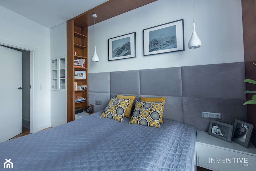 WILANÓW - realizacja - Średnia biała szara sypialnia, styl nowoczesny - zdjęcie od INVENTIVE studio