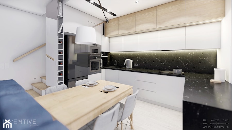 KOBYŁKA - Średnia otwarta czarna szara z zabudowaną lodówką z nablatowym zlewozmywakiem kuchnia w kształcie litery u z marmurem nad blatem kuchennym, styl nowoczesny - zdjęcie od INVENTIVE studio