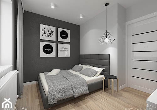 PROJEKT DOMU - Średnia biała czarna szara sypialnia, styl minimalistyczny - zdjęcie od INVENTIVE studio