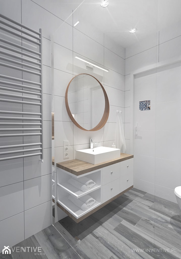 PATCHWORKOWY AKCENT - Średnia bez okna z lustrem z punktowym oświetleniem łazienka, styl rustykalny - zdjęcie od INVENTIVE studio