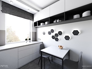 MIESZKANIE 70m2 w Łodzi - Mała zamknięta biała kuchnia jednorzędowa z oknem, styl minimalistyczny - zdjęcie od INVENTIVE studio