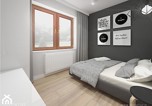 PROJEKT DOMU - Średnia czarna szara sypialnia, styl minimalistyczny - zdjęcie od INVENTIVE studio
