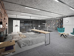 LOFTOWO INDUSTRIALNIE - Duża biała czarna sypialnia na antresoli, styl industrialny - zdjęcie od INVENTIVE studio