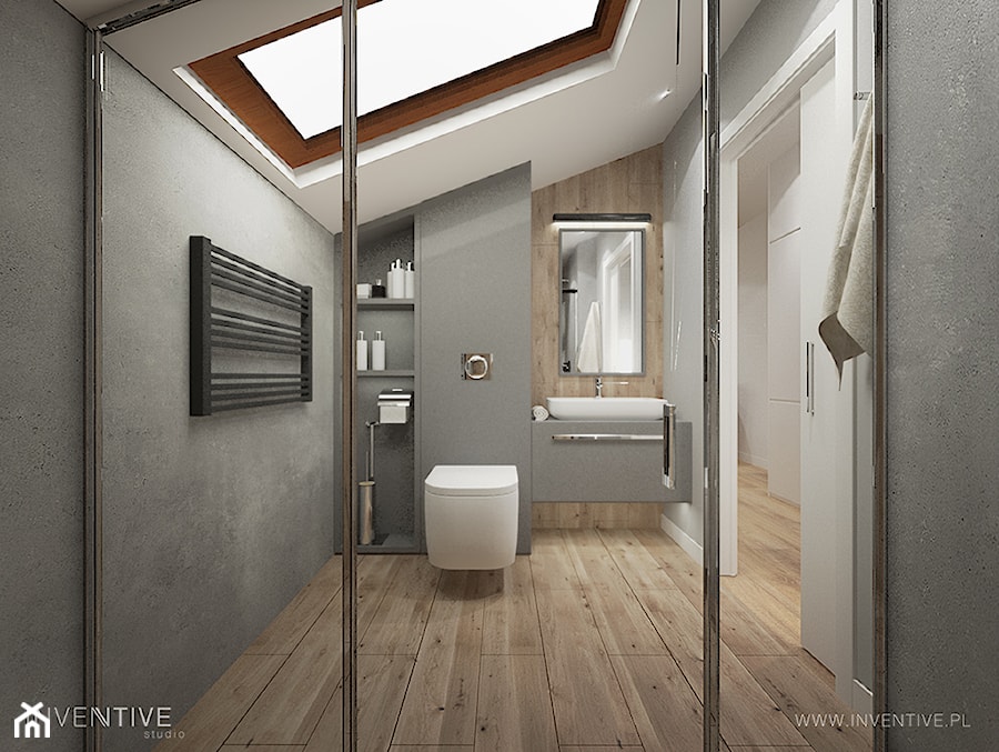 PROJEKT DOMU - Mała na poddaszu z lustrem łazienka z oknem, styl nowoczesny - zdjęcie od INVENTIVE studio