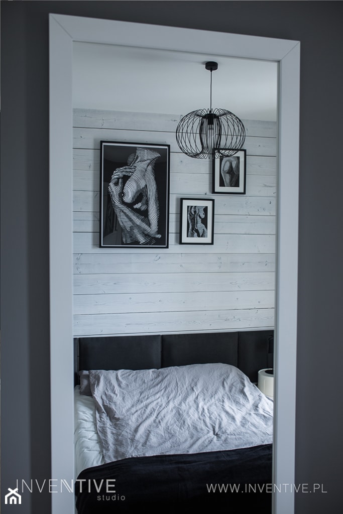 NATURALNIE NOWOCZEŚNIE - Mała szara sypialnia, styl skandynawski - zdjęcie od INVENTIVE studio