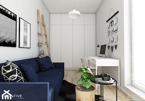 Żoli Żoli - Średnie w osobnym pomieszczeniu z sofą białe z fotografiami na ścianie biuro, styl mini ... - zdjęcie od INVENTIVE studio