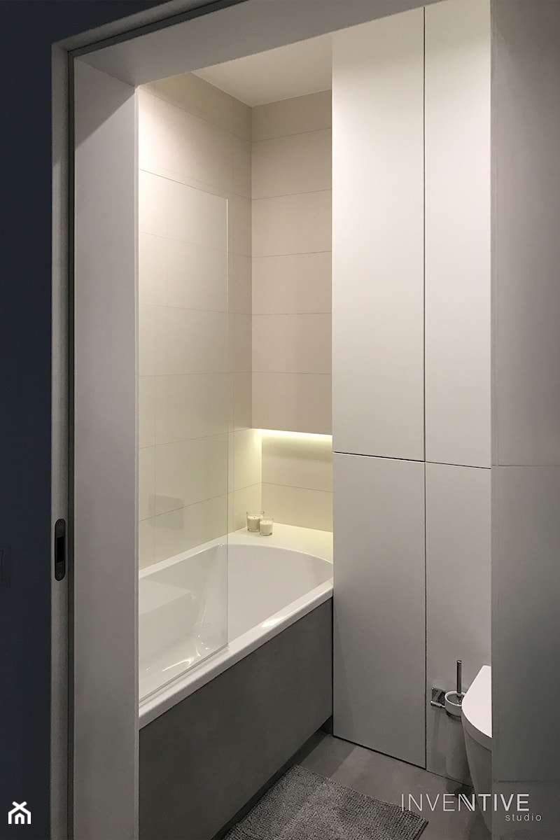 WILANÓW - realizacja - Mała bez okna łazienka, styl minimalistyczny - zdjęcie od INVENTIVE studio