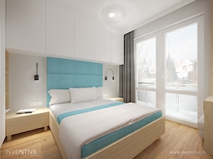 MIESZKANIE DWUPOZIOMOWE z miętowym akcentem - Średnia biała z biurkiem sypialnia z balkonem / tarasem, styl skandynawski - zdjęcie od INVENTIVE studio