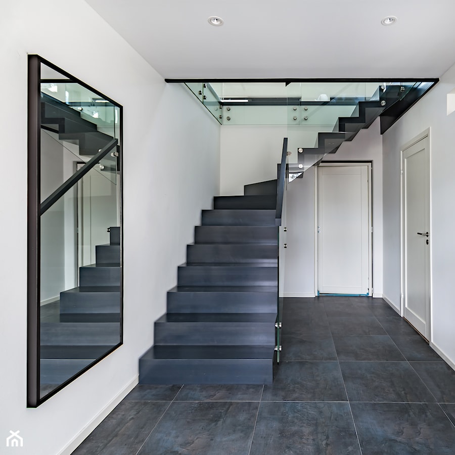 Czarne schody dywanowe - zdjęcie od TEKO