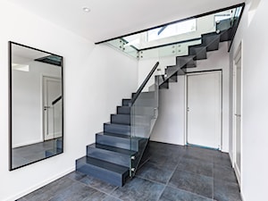 Czarne schody dywanowe - zdjęcie od TEKO