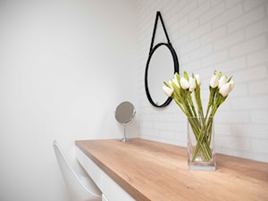 Nowoczesny dom w Tychach zdjęcia - Mała biała z biurkiem sypialnia, styl skandynawski - zdjęcie od Inspiracja Anna Palacz