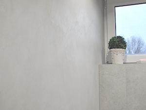 Ściana w łazience z mikrocementu Fit Cemento Light Grey - zdjęcie od Mikrocement dekoracyjny FIT CEMENTO