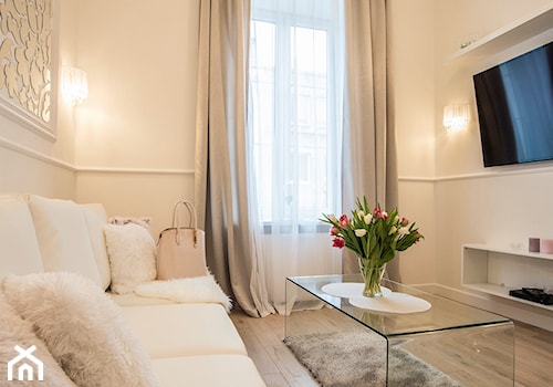 ROYAL LUXURY APARTAMENT - Mały beżowy salon, styl glamour - zdjęcie od HENDI Design