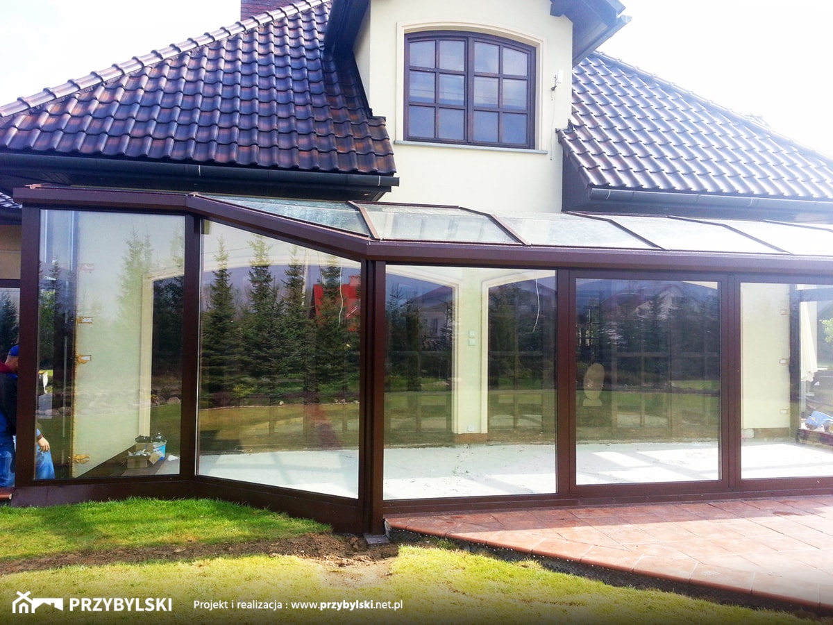 Jednospadowy dach ogrodu zimwoego - zdjęcie od Przybylski Ogrody Zimowe & Konstrukcje aluminiowo-szklane - Homebook